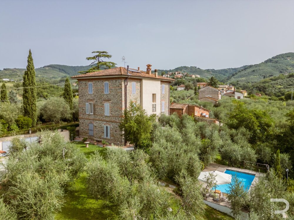 Historic villa with a large park and pool