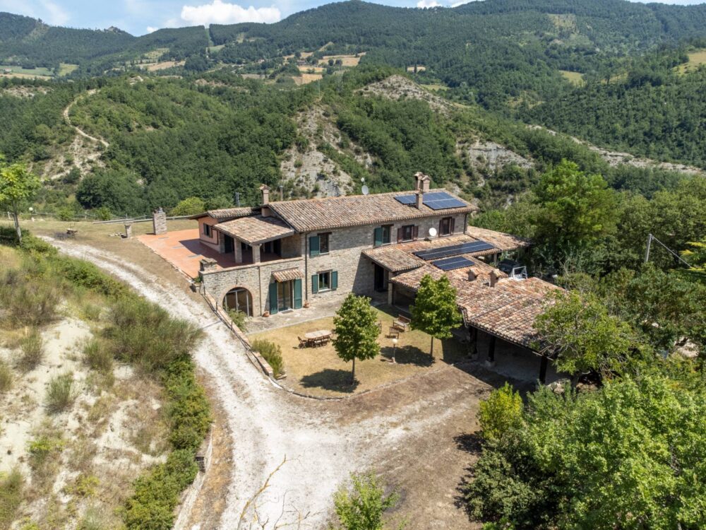 Property for sale in Gubbio, Perugia, Umbria – CBI160-2597-72
