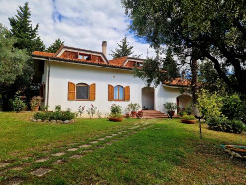 Farmhouses & Country Houses property for sale in Ripatransone, Ascoli Piceno, Marche, Italy – 5 bedrooms, 4 bathrooms, €480,000 – Ref 3547439