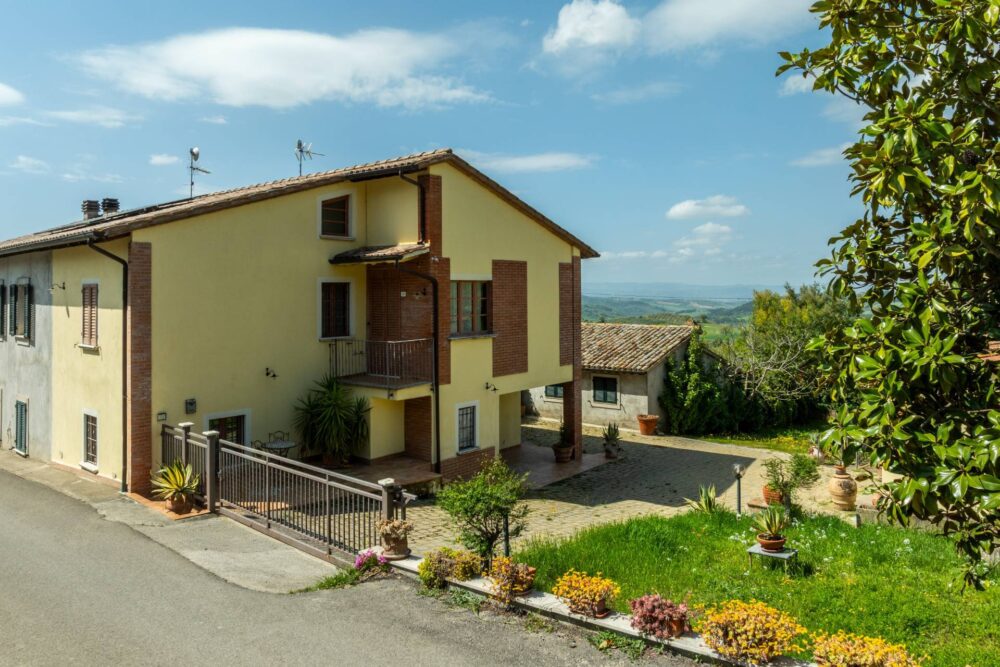 Property for sale in Gualdo Cattaneo, Perugia, Umbria – CBI134-2230-275