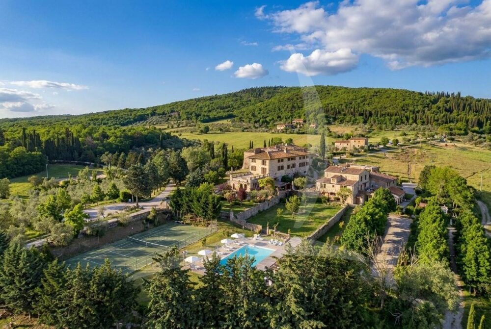 Property for sale in Castellina in Chianti, 50 Bedrooms – Rustic Village – Tuscany – For Sale – A1190RA95511