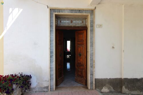 Town Houses property for sale in Cermignano, Teramo, Abruzzo, Italy – 1 bedroom, 1 bathroom, €28.000 – Ref EL1181
