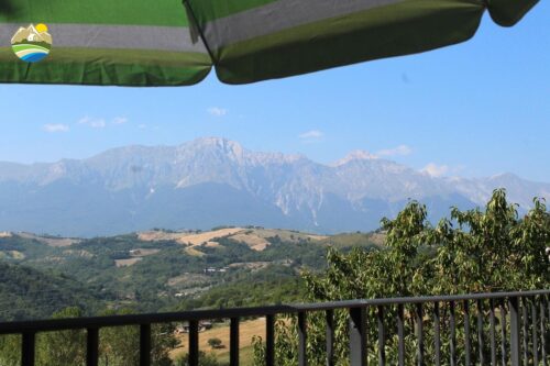 Farmhouses & Country Houses property for sale in Bisenti, Teramo, Abruzzo, Italy – 2 bedrooms, 2 bathrooms, €115.000 – Ref EL1182