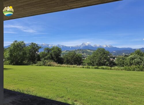 Villas property for sale in Teramo, Teramo, Abruzzo, Italy – 5 bedrooms, 4 bathrooms, €335.000 – Ref EL1185