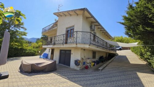 Farmhouses & Country Houses property for sale in Civitella Casanova, Pescara, Abruzzo, Italy – 2 bedrooms, 1 bathroom, €160.000 – Ref EL1189