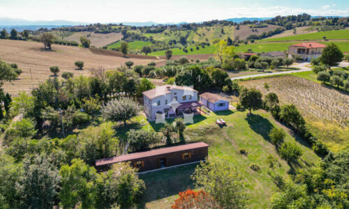 Farmhouses & Country Houses property for sale in , Macerata, Marche, Italy – 4 bedrooms, 4 bathrooms, €690,000 – Ref 3959834