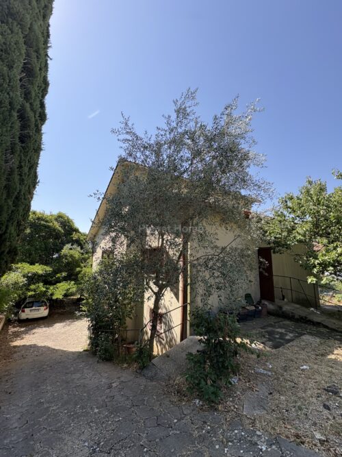  property for sale in , Terni, Umbria, Italy – 3 bedrooms, 2 bathrooms, €168,000 – Ref 3925426