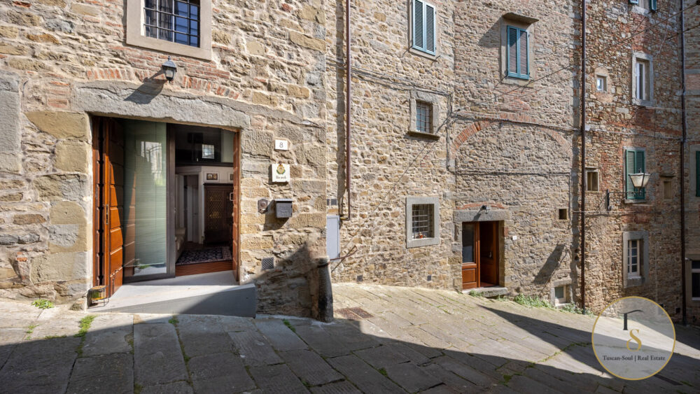 Pietra Antica Flat in Cortona, Arezzo, Tuscany – COR414