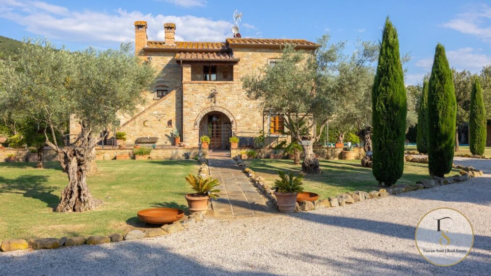 Tuscan Soul Farmhouse in Cortona, Arezzo, Tuscany – COR426
