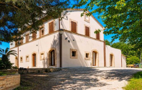  property for sale in , Ascoli Piceno, Marche, Italy – 6 bedrooms, 7 bathrooms, €590,000 – Ref 3821508