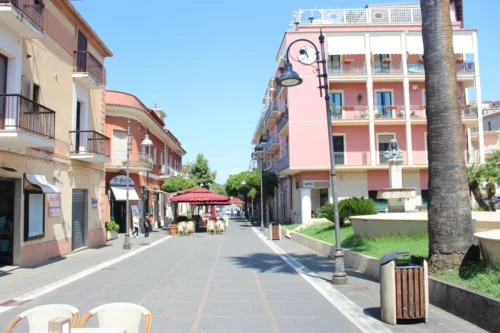 Apartments property for sale in Scalea, Cosenza, Calabria, Italy – 3 bedrooms, 1 bathroom, €125,000 – Ref IC111